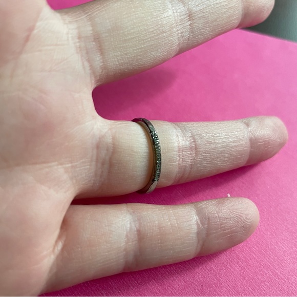 Juicy Couture | Silver Bow Ribbon Rhinestone Ring | Size 6 - Picture 3 of 6